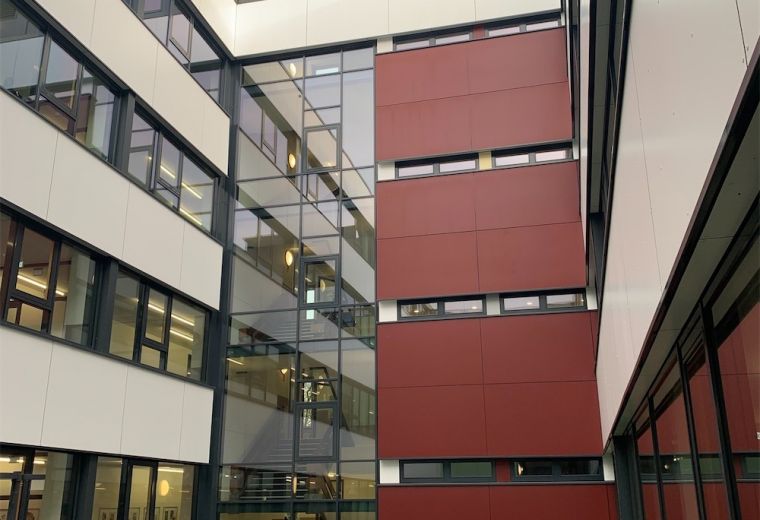 16 Gymnasium Horn 02