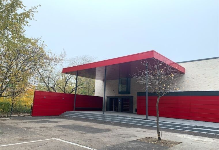 19 Sporthalle Bernhard Bästlein Straße Berlin 05